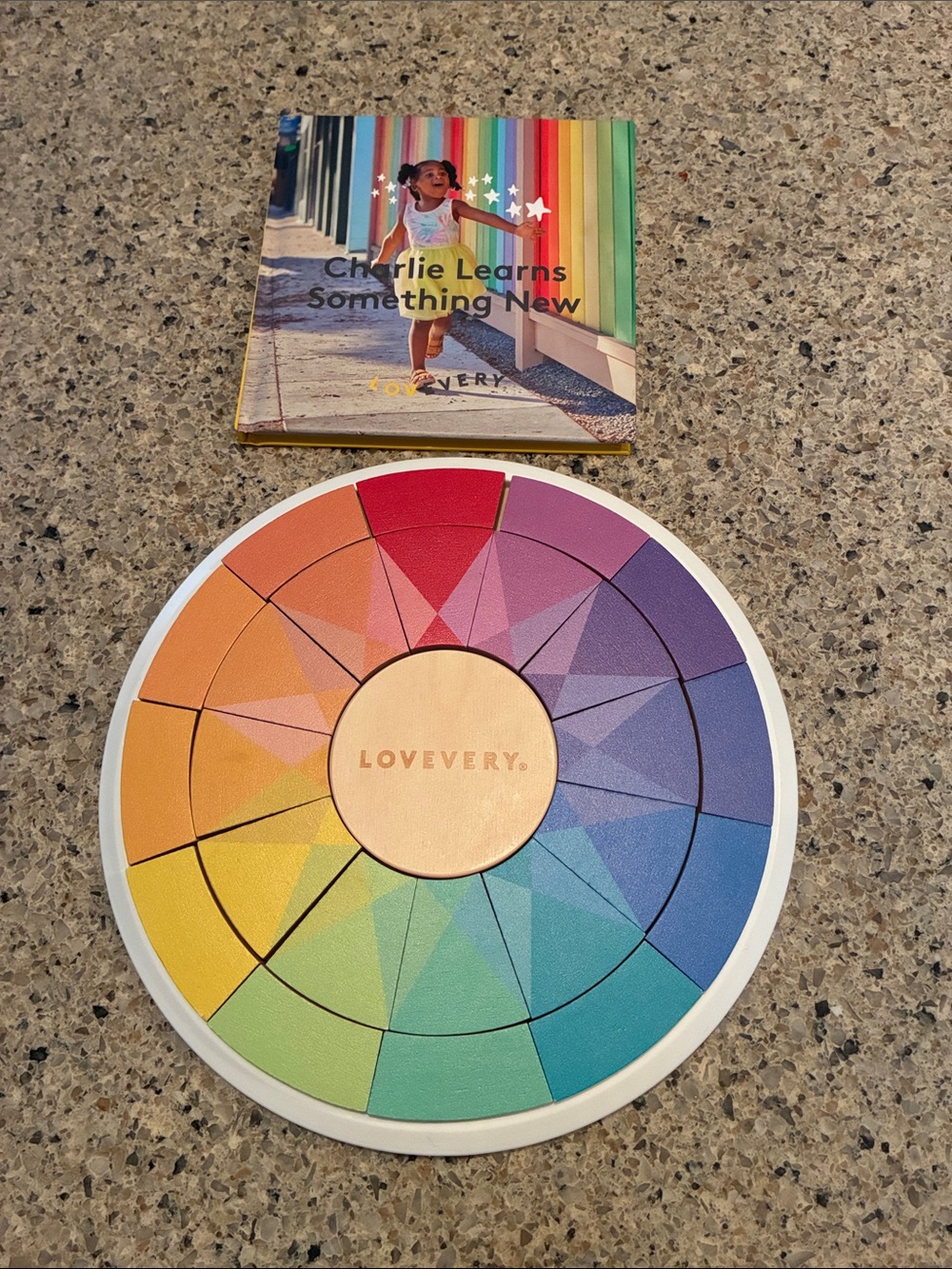 Lovevery  Analyst Color Theory Puzzle and Book